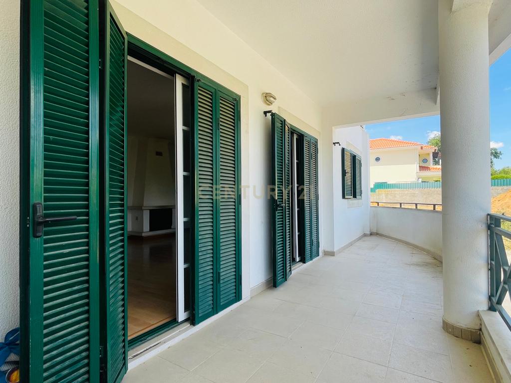 Apartamento T2, com Duas Varandas e Arrecadação, em Aires, Palmela - Image 2