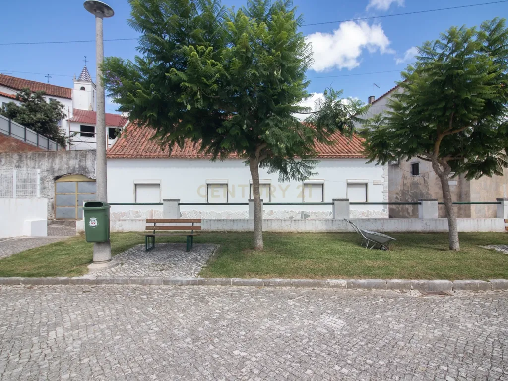 Moradia T4, em Alcoentre, Azambuja. - Image 1