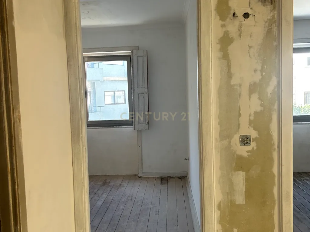 🔥 Moradia para Reabilitação no Porto | Estudo para 7/8 Apartamentos | Excelente Investimento - Image 27