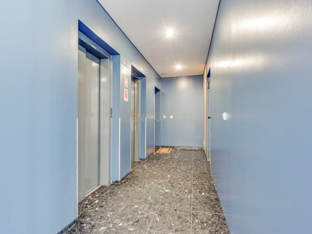 T1 Muito Espaçoso na Alta de Lisboa com Garagem e Arrecadação - Image 15