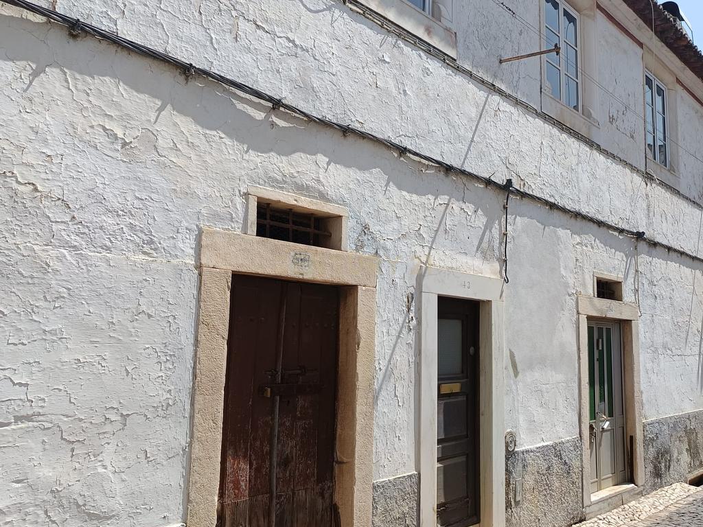 Espaçosa Moradia para Recuperação em Estremoz  - Image 1