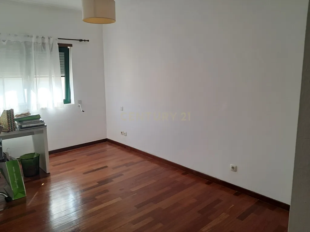 Apartamento espaçoso T3+2 em Carcavelos - Quinta de São Gonçalo com Vista Mar - Image 11