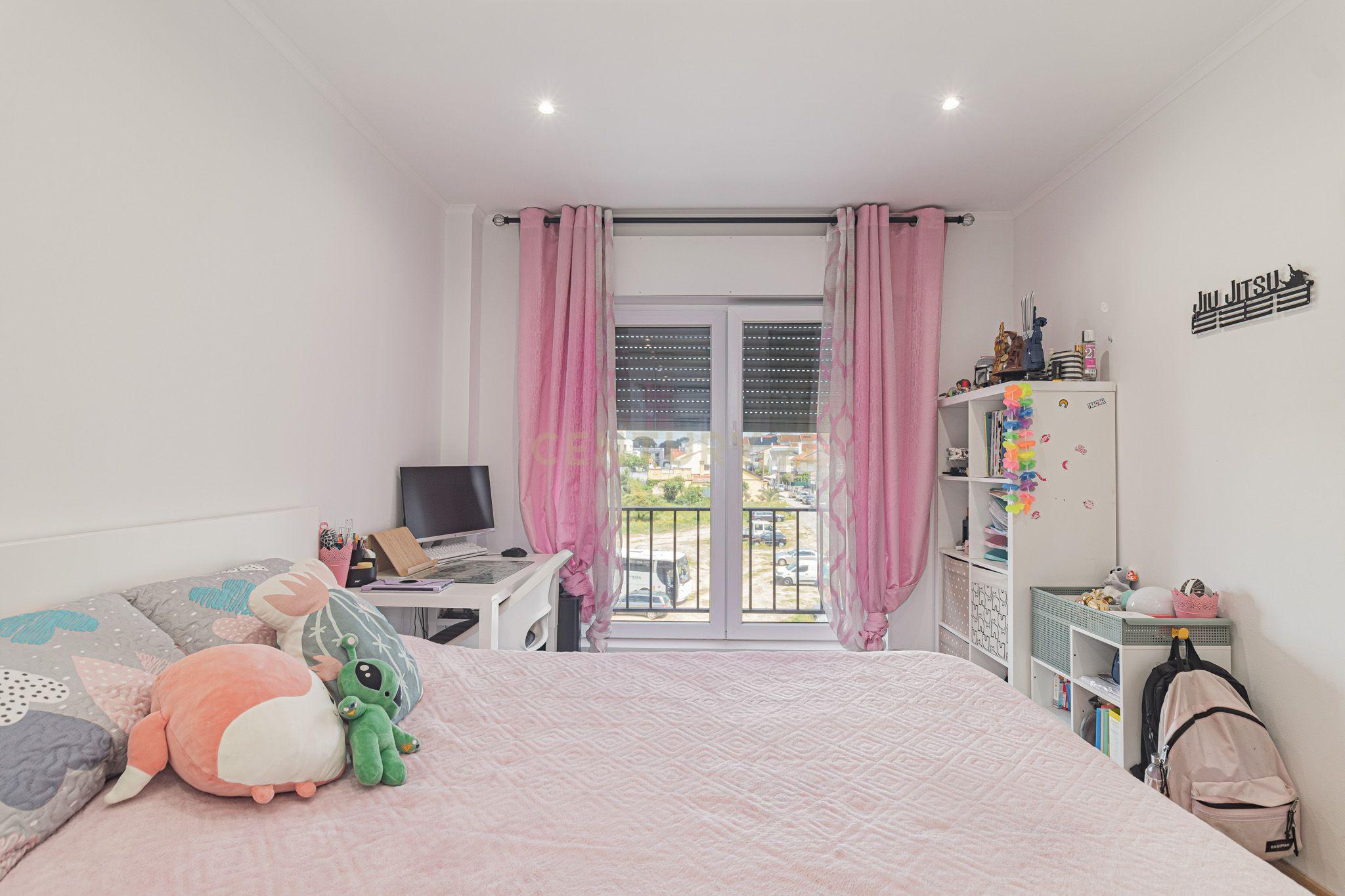 Apartamento T3  - Conforto, espaço e localização Ideal em Vale Figueira - Image 20