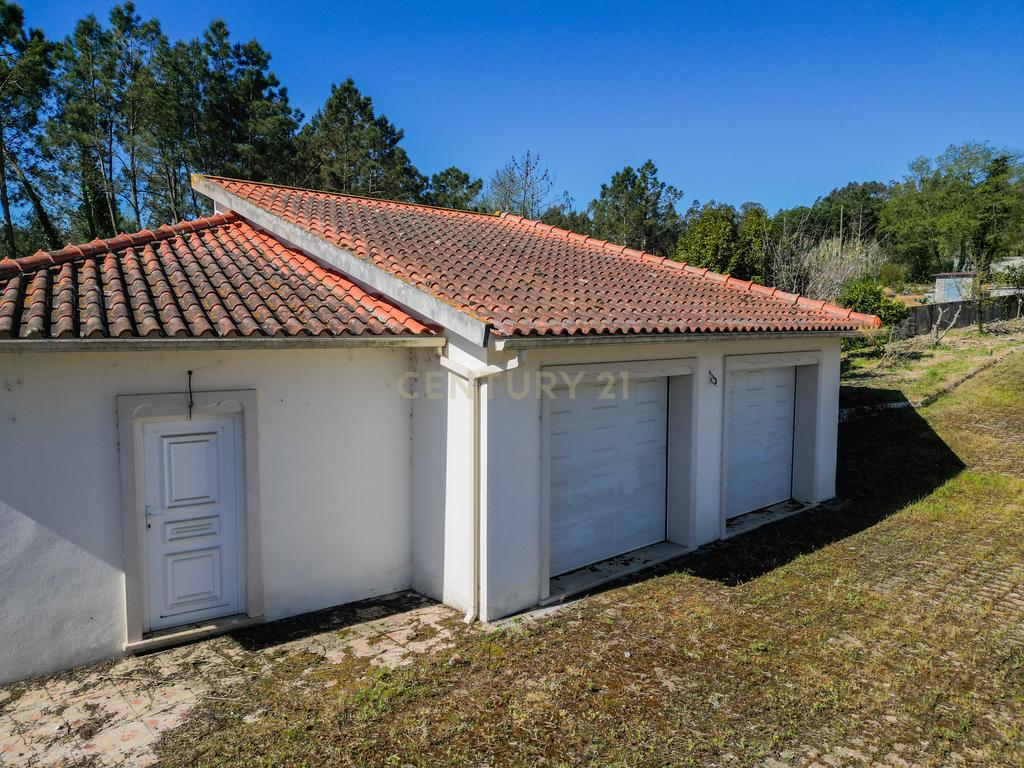 Moradia T3 isolada em Rua Neves, Borda do Campo, Paião. - Image 19