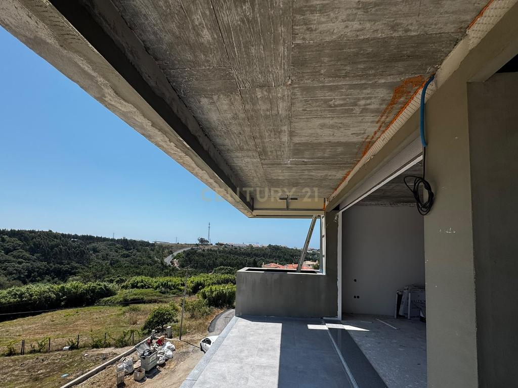 WEST RESIDENCES - IMOVEL DE LUXO - Moradia Isolada T3- 3 SUITES - Piscina/Jardim/Garagem Box para 3 viaturas - Image 14