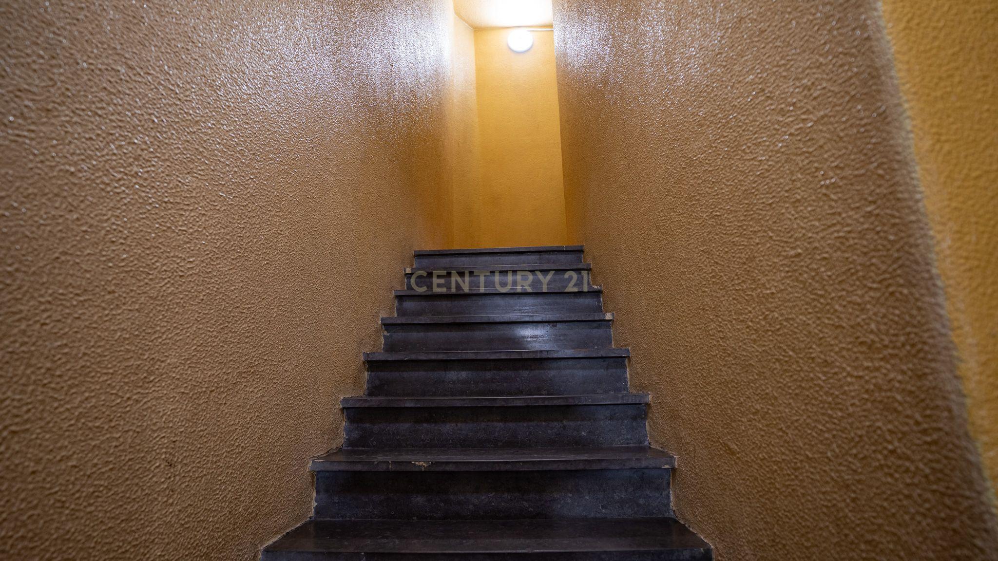 Fotografia 2 de Apartamento T2 em remodelação | Casal de São Brás | Amadora