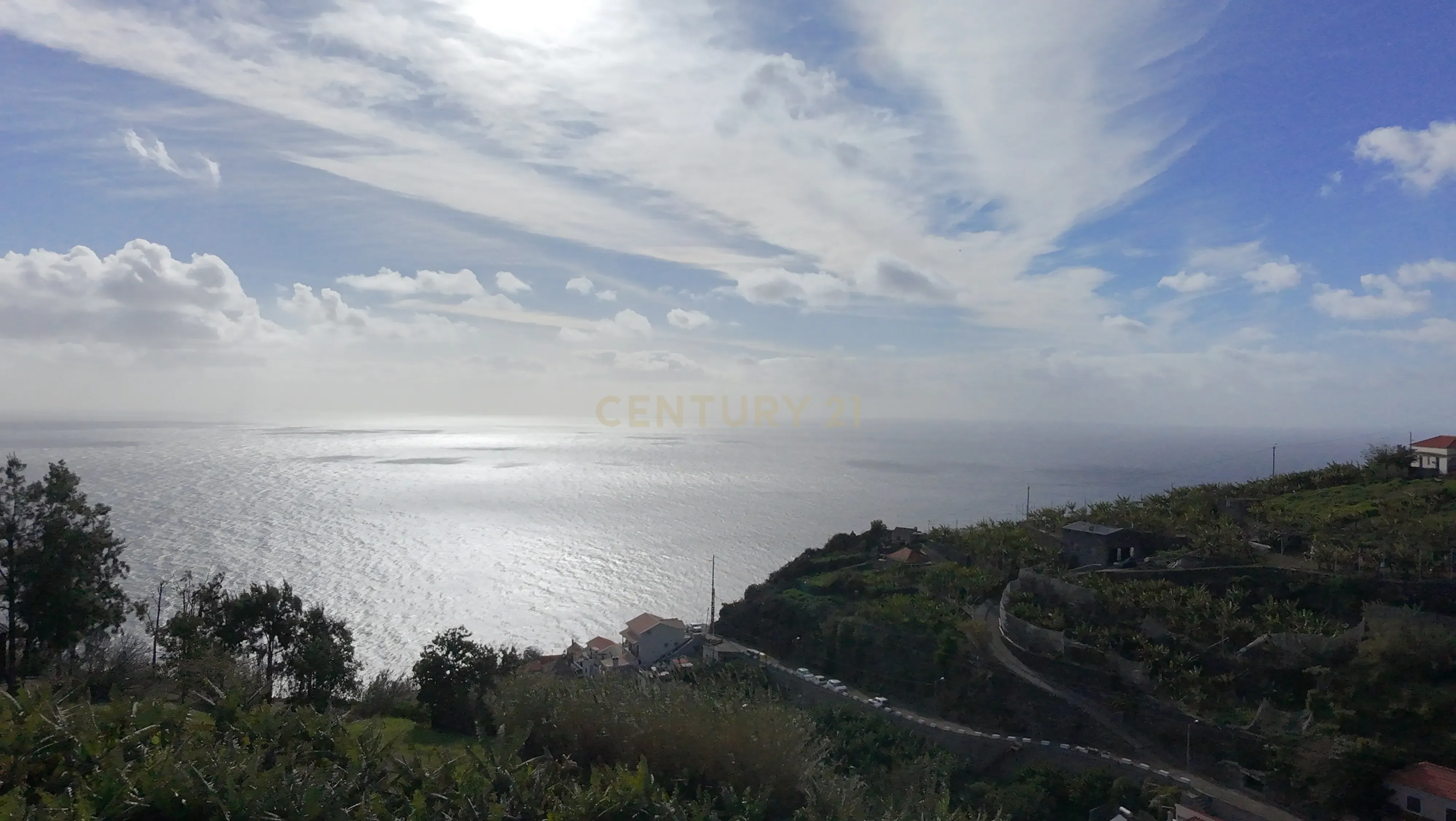 Fotografia 12 de Terreno Amplo com Moradia Tradicional e Palheiro - Ponta do Sol
