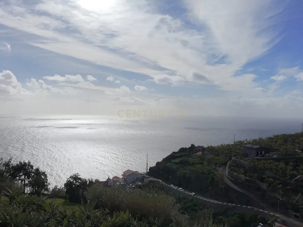 Terreno Amplo com Moradia Tradicional e Palheiro - Ponta do Sol - Image 12