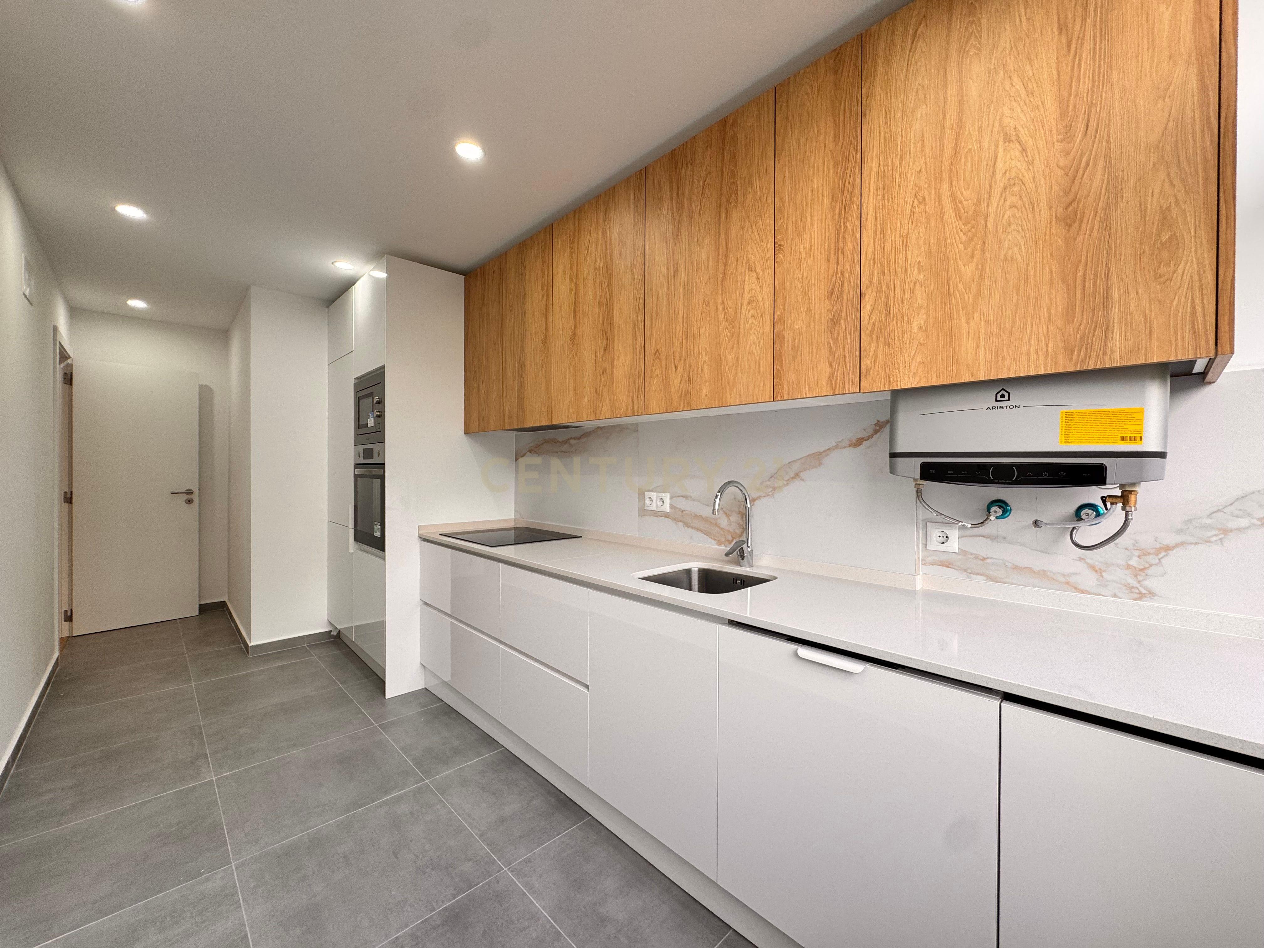 Fotografia 10 de Moderno apartamento T3 com Varanda em Oeiras, Lisboa