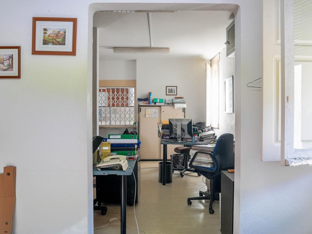  Espaço Versátil com Localização Privilegiada - Image 22