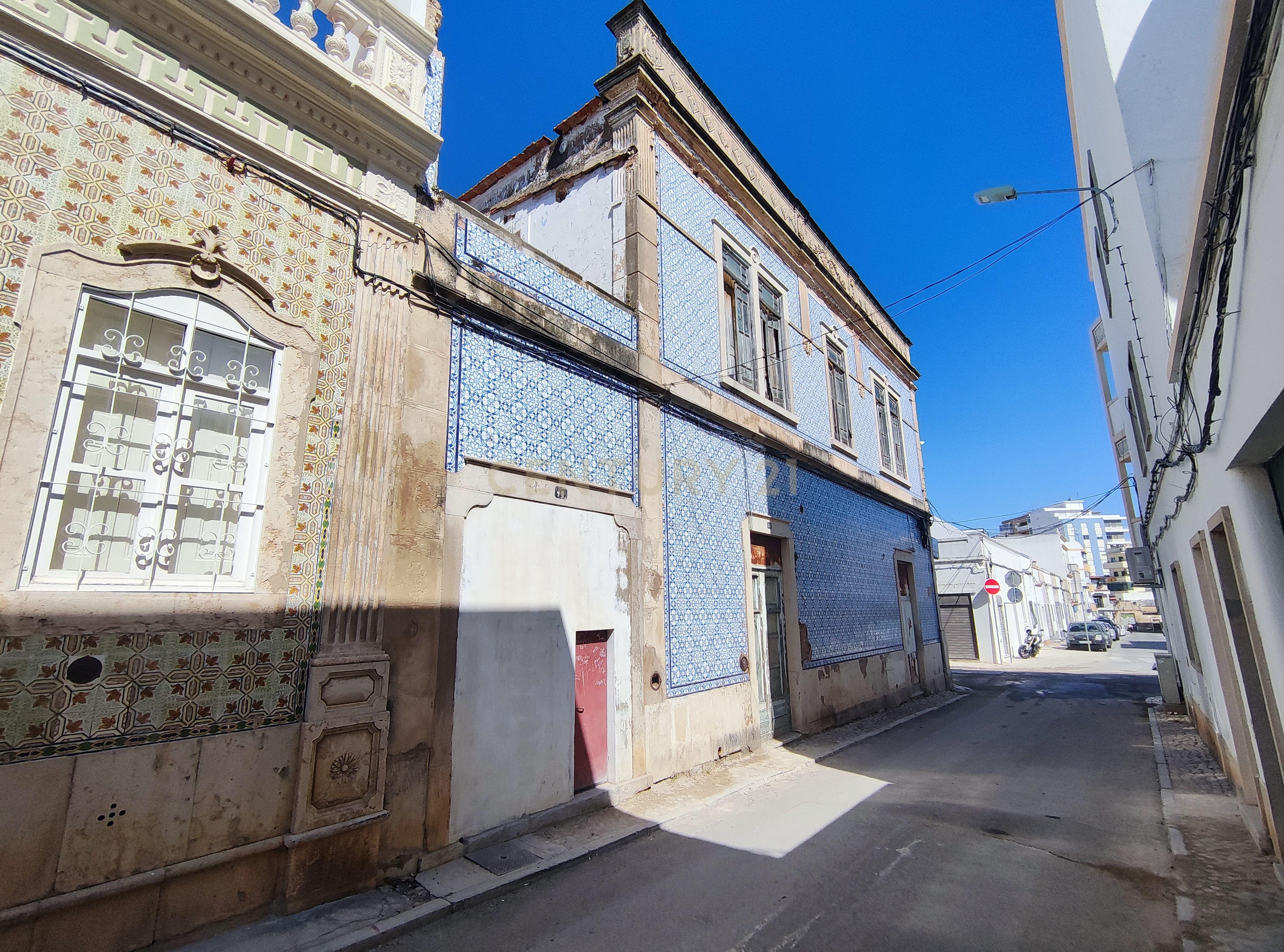 Fotografia 6 de Prédio histórico para Recuperação em Olhão.