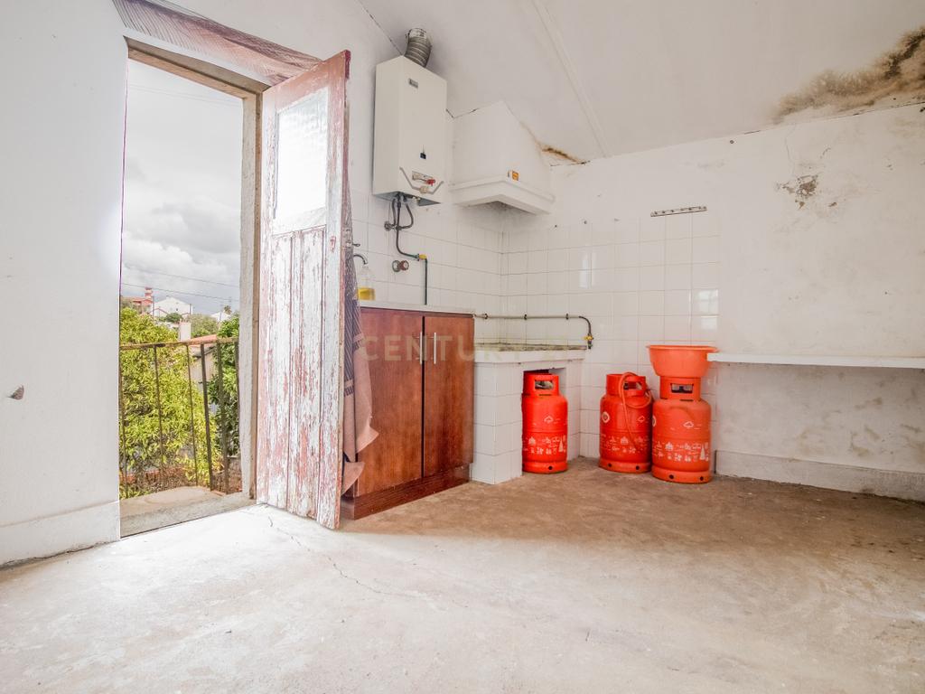 Moradia para recuperar com 250 m² em Vila Verde – Figueira da Foz - Image 31