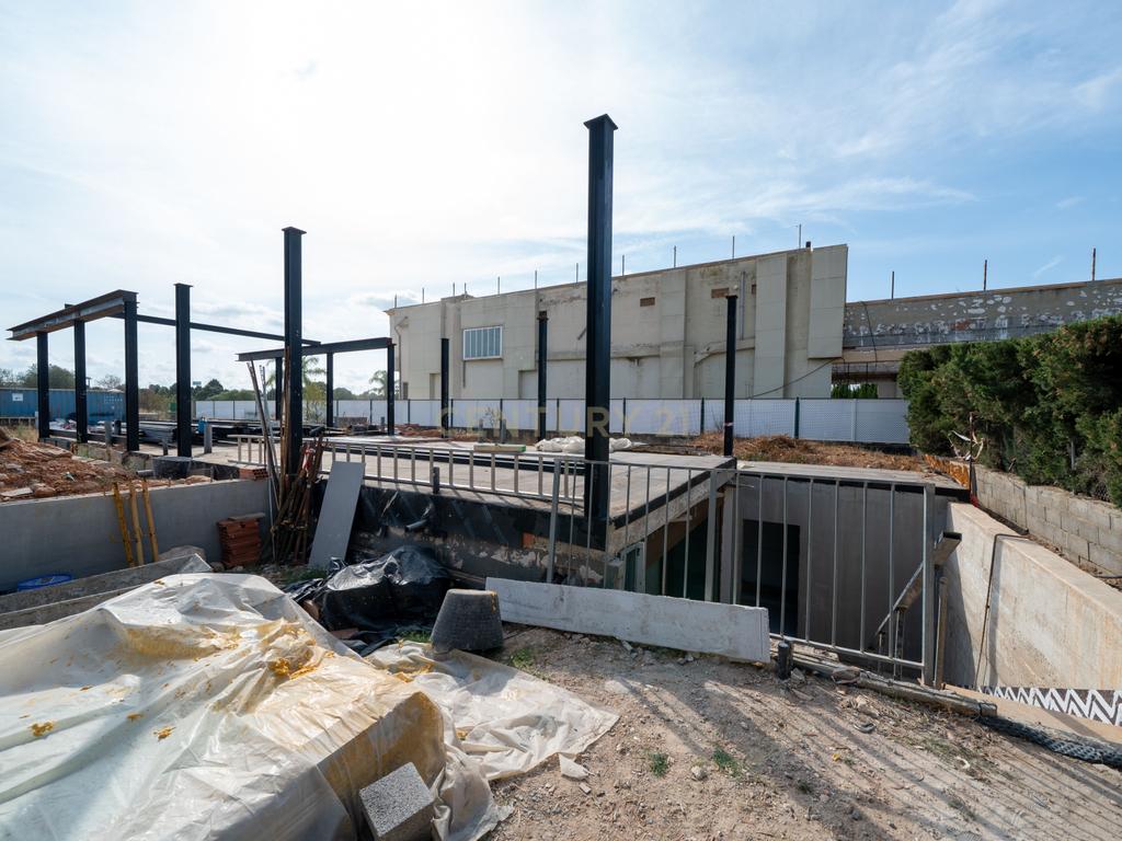 Obras inacabadas em andamento em La Cañada, Paterna - Image 29