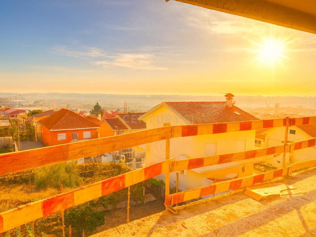 Apartamento T2 com varandas + 2 lugares de estacionamento - Conclusão: Abril 2026 - Image 2