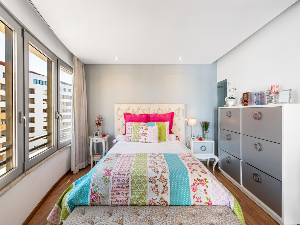 Apartamento T4 na prestigiada Urbanização Quinta do Infantado, Loures com Vista Panorâmica sobre as Lezírias - Image 26