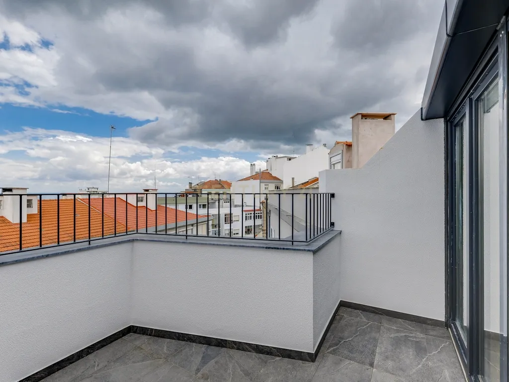 Viva o privilégio do Tejo: T3 Duplex exclusivo no coração de Santa Iria de Azóia! - Image 26