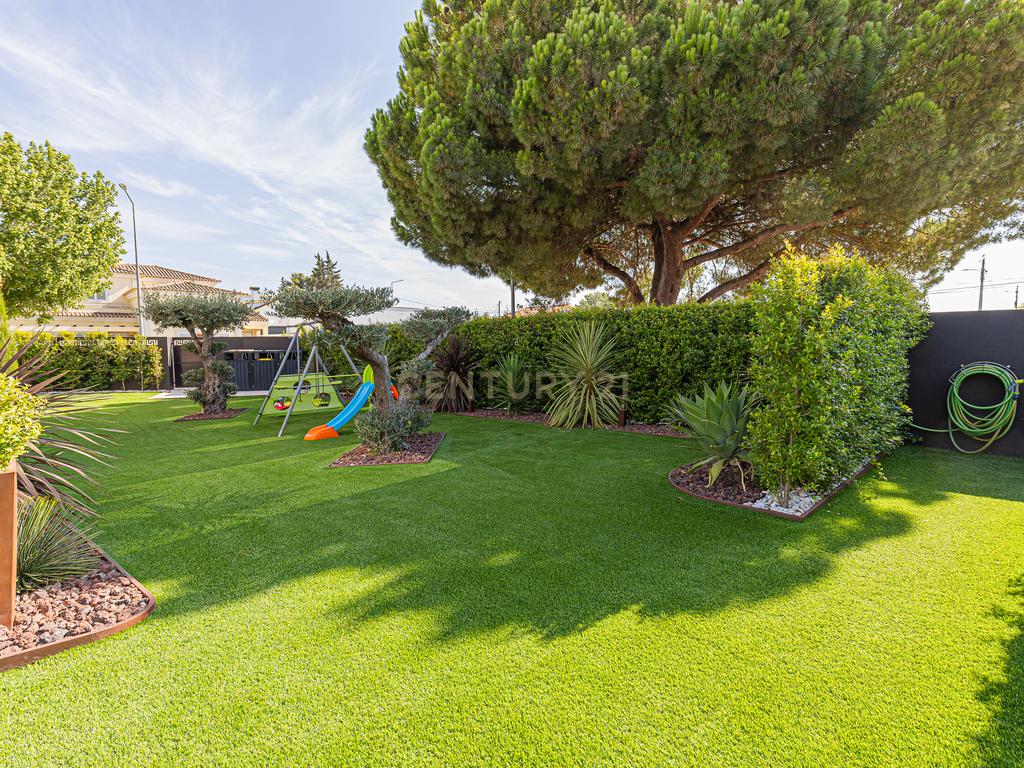 Moradia T4 de luxo, lote de gaveto 805m2, com cave e piscina. - Image 51