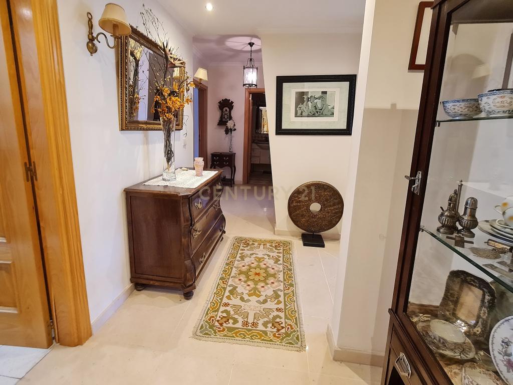 Apartamento T3 na Charneca da Caparica, com Vista e Conforto - Image 4