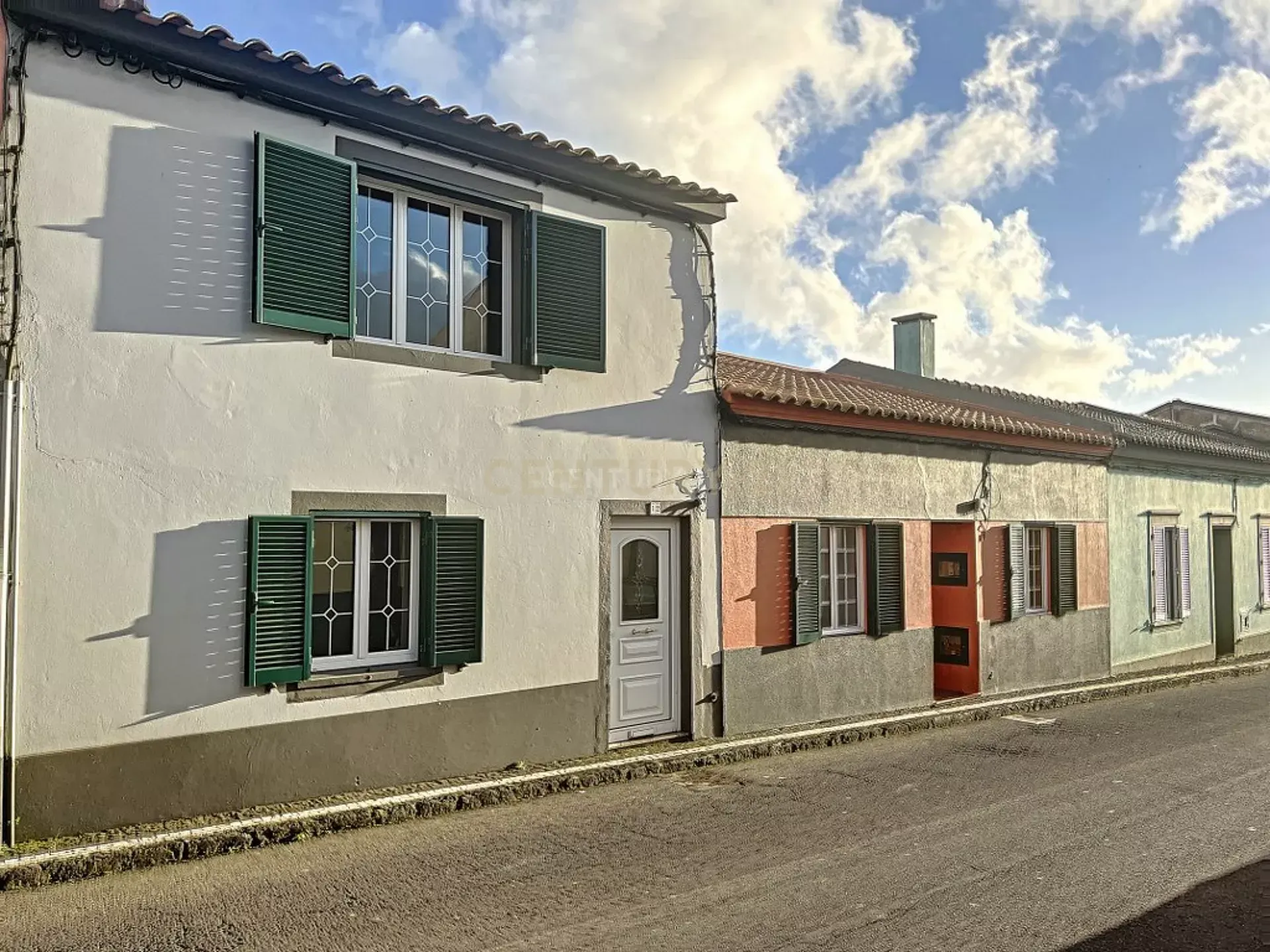 đĄ Moradia T3 em Bom Estado â FajĂŁ de Cima, Ponta Delgada - Image 1