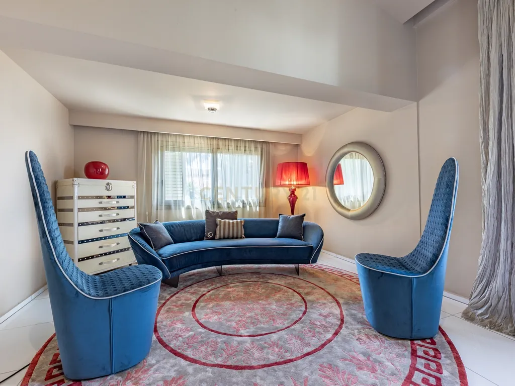 Villa de Design em Segunda Linha de Mar em Sitges com Mobiliário de Marcas de Luxo - Image 41