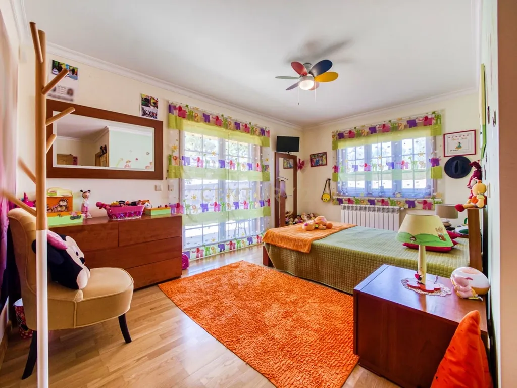 Moradia localizada na capital de distrito, no coração do Nordeste Transmontano. - Image 23