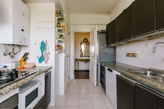 Apartamento T5 com Vista Deslumbrante sobre o Tejo – Olivais - Image 34