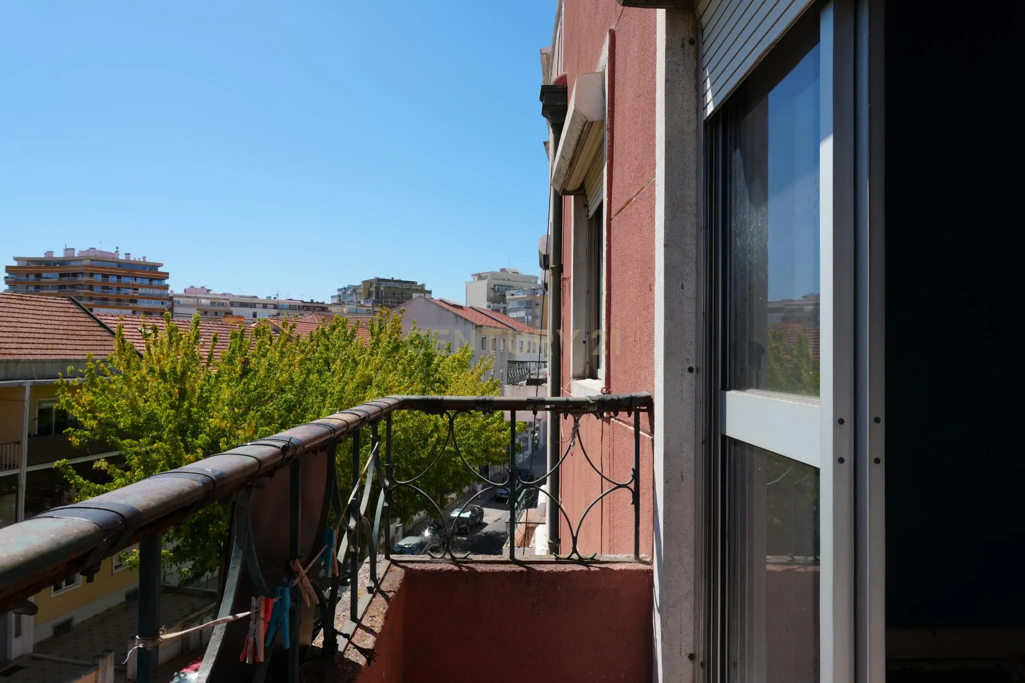Fotografia 7 de Apartamento T2 para Recuperação em Almada, Cova da Piedade