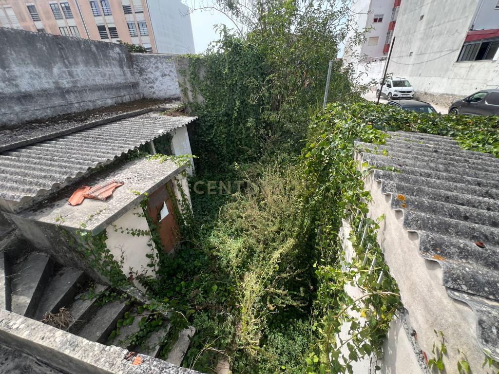 Prédio em Localização Privilegiada  - Image 50