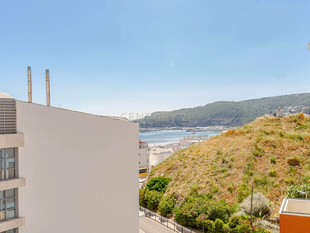 Magnífico T3 Duplex junto a praia de Sesimbra - Image 33