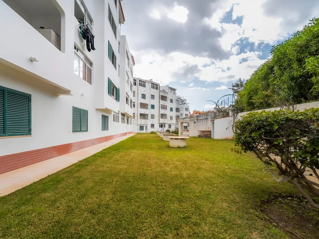 Apartamento T4 Excelente Localização Centro de Albufeira. - Image 3