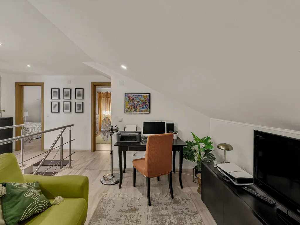 Moradia T3 isolada com garagem, Quinta do Conde - Image 27