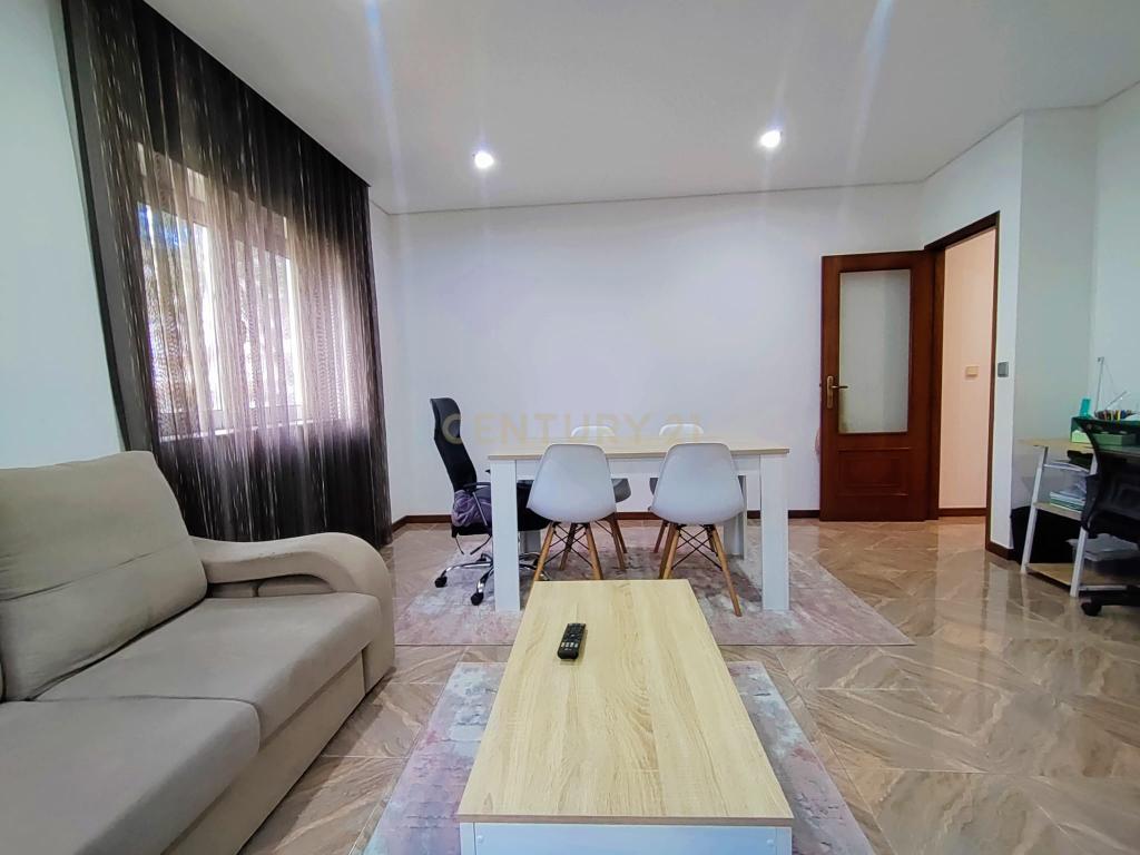 Apartamento T3 com Terraço e Vista na Póvoa de Varzim - Image 4