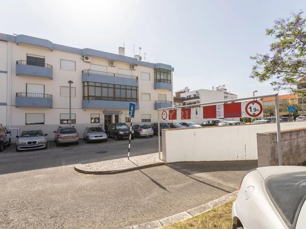 Apartamento T2 Quinta da Lomba - Barreiro - Image 46