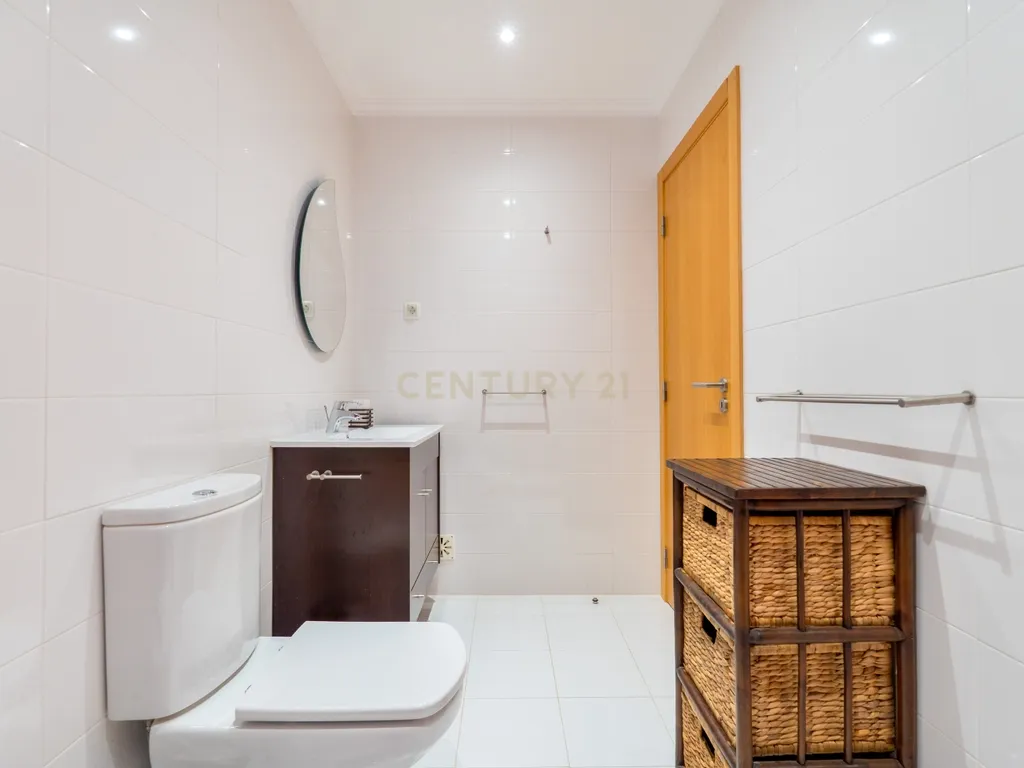Apartamento Duplex em condomínio privado com piscina, e grande zona verde. - Image 27