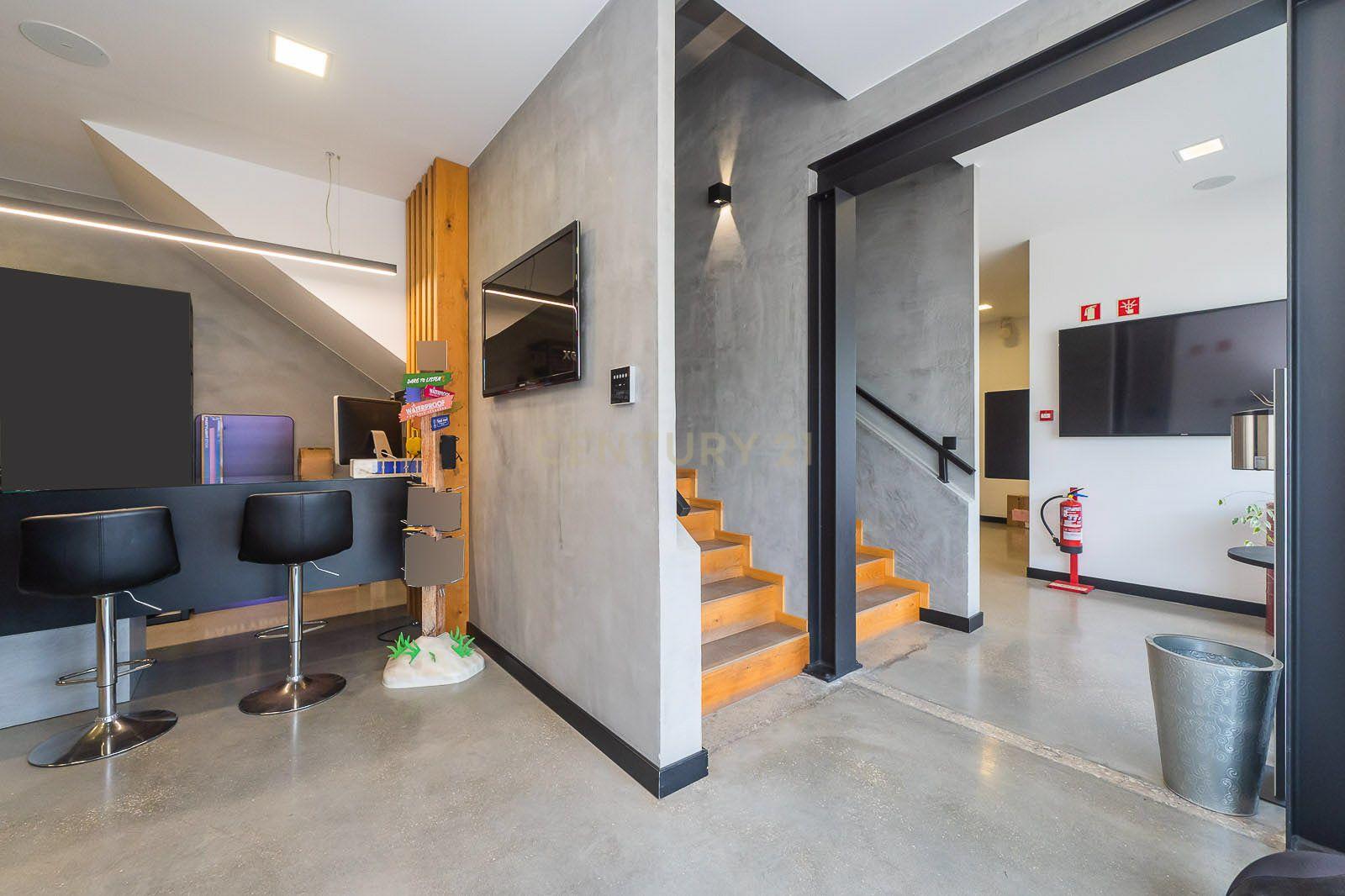 Fotografia 12 de Excelente Oportunidade Empresarial: Conjunto de 3 Armazéns Integrados com 1.400 m² de Área Total