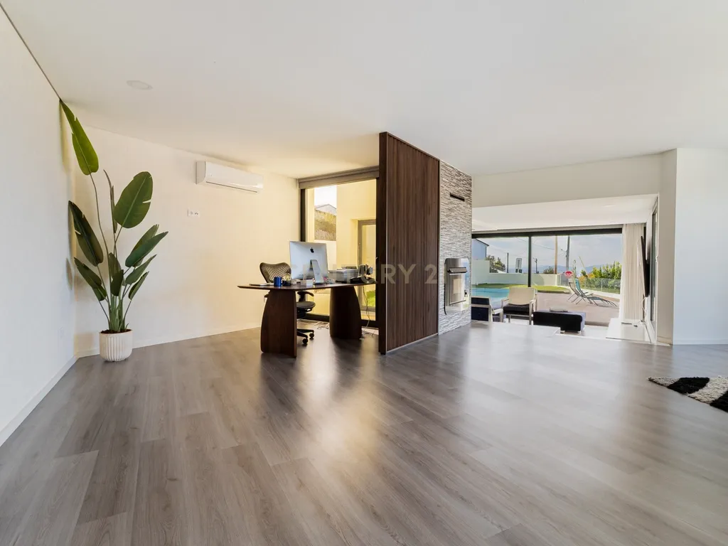 Moradia T3 Térrea com Piscina em Mesão Frio - Guimarães - Image 4