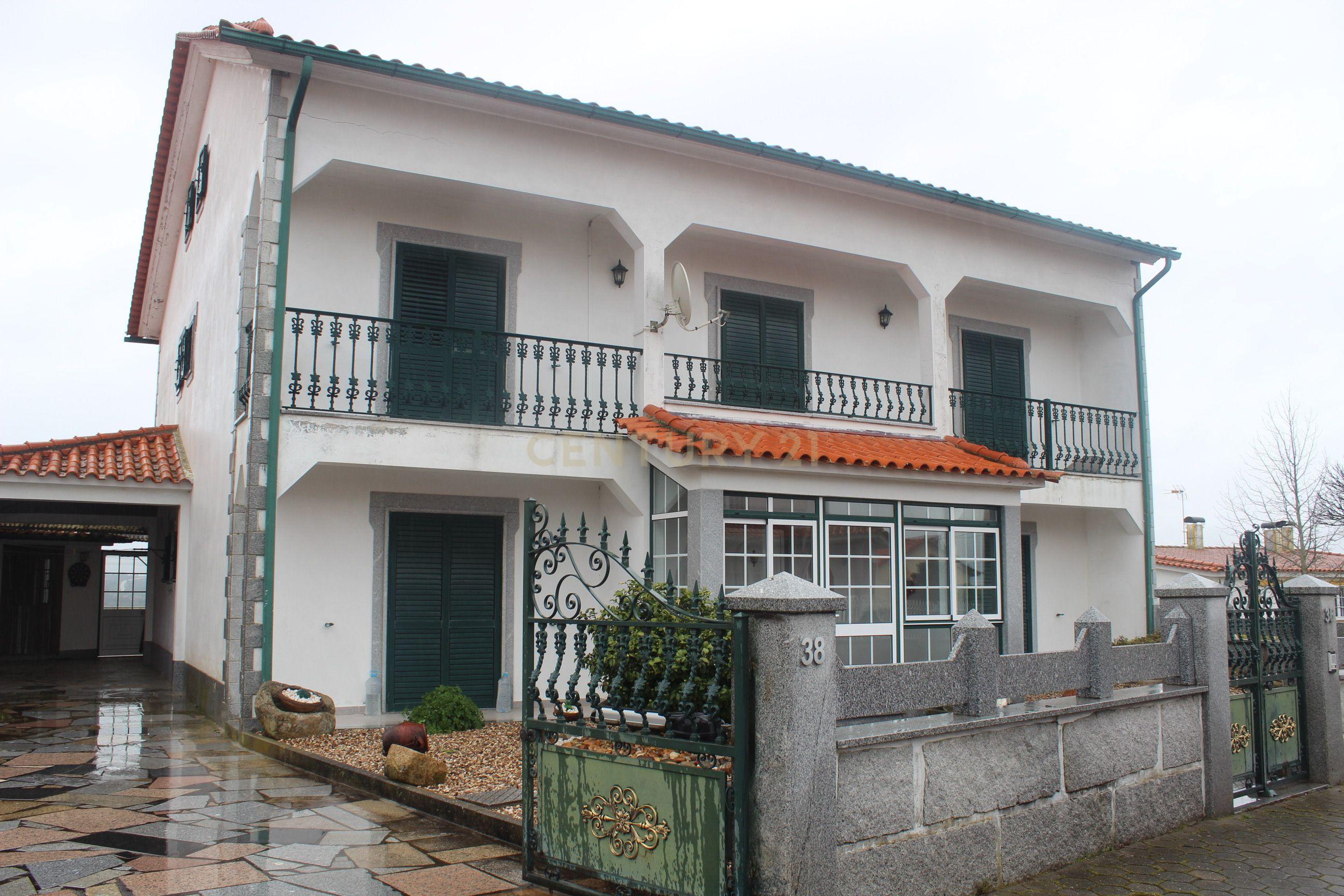 Espaçosa Moradia T7 em Pinhel  - Image 1