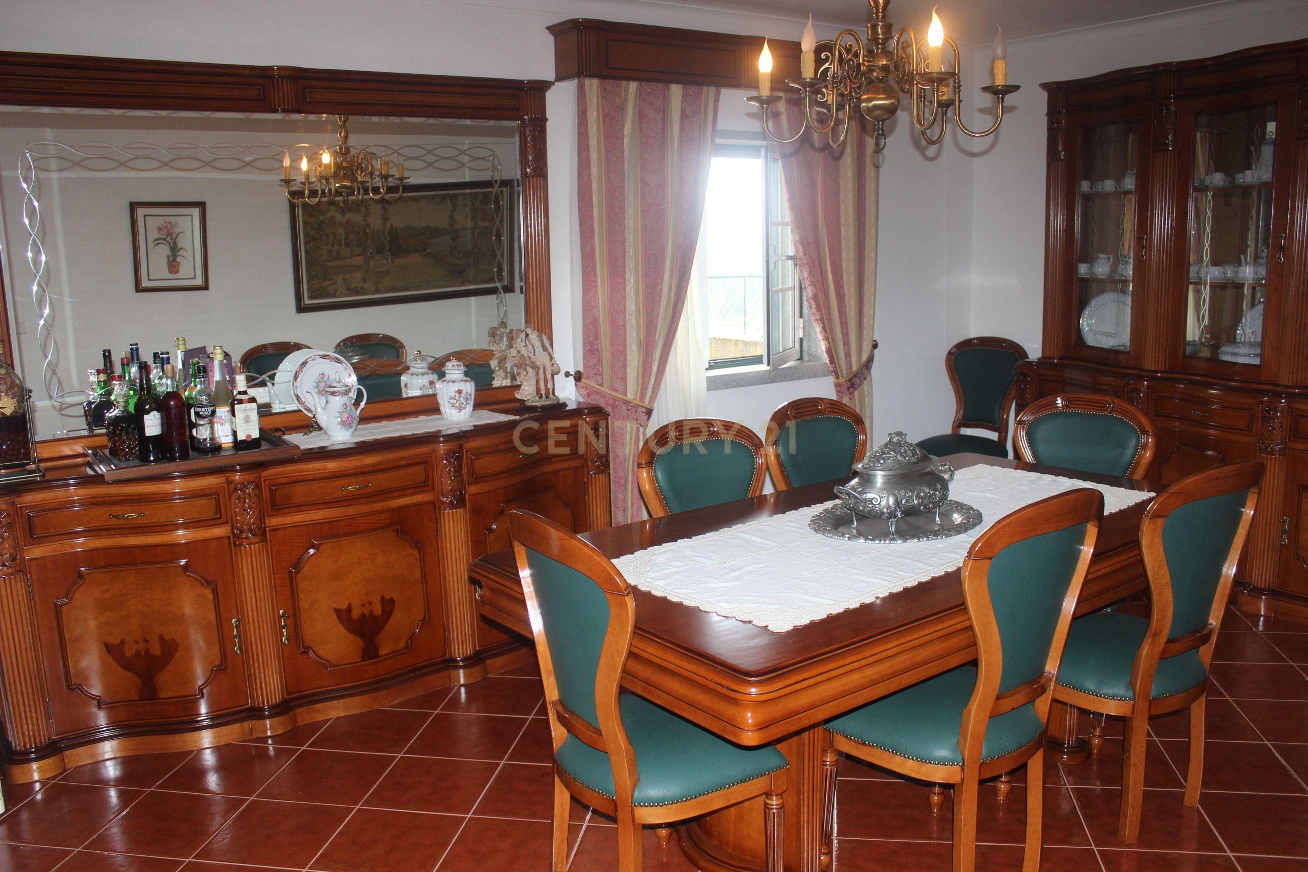 Espaçosa Moradia T7 em Pinhel  - Image 27