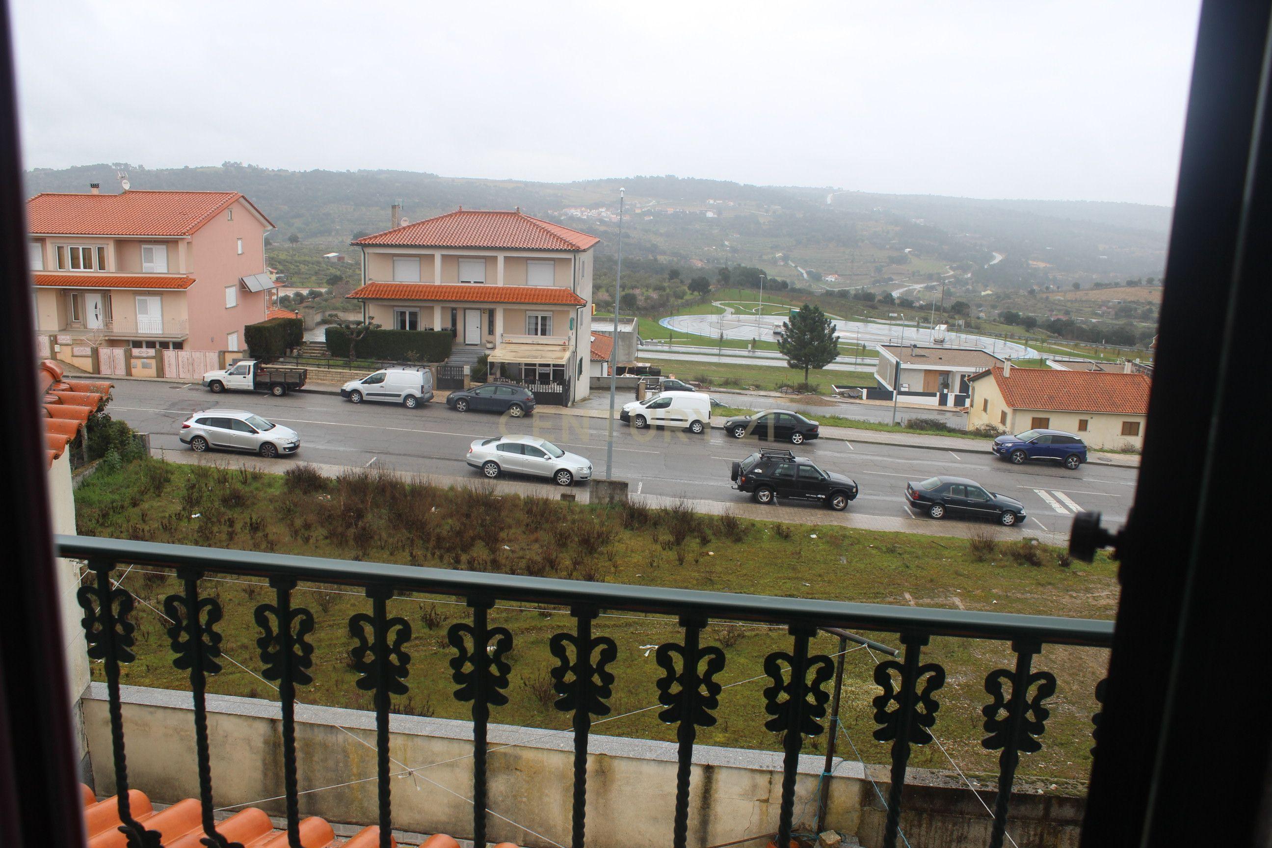 Espaçosa Moradia T7 em Pinhel  - Image 25