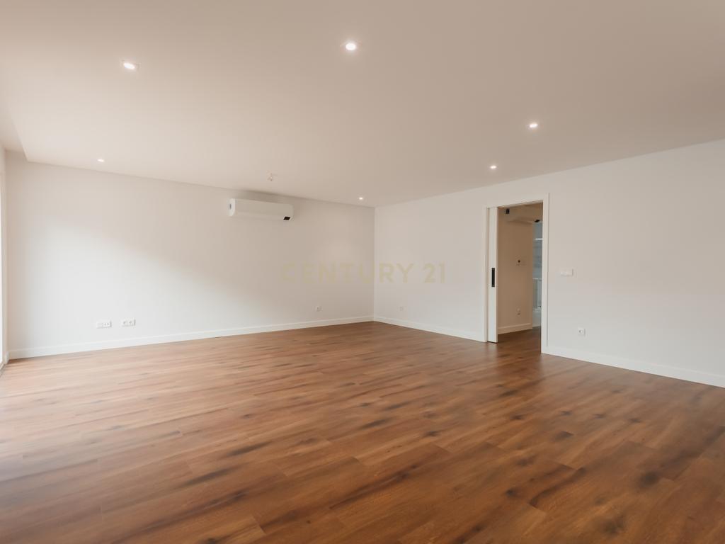 Moradia T3 de excelência no centro de Leiria - Image 10