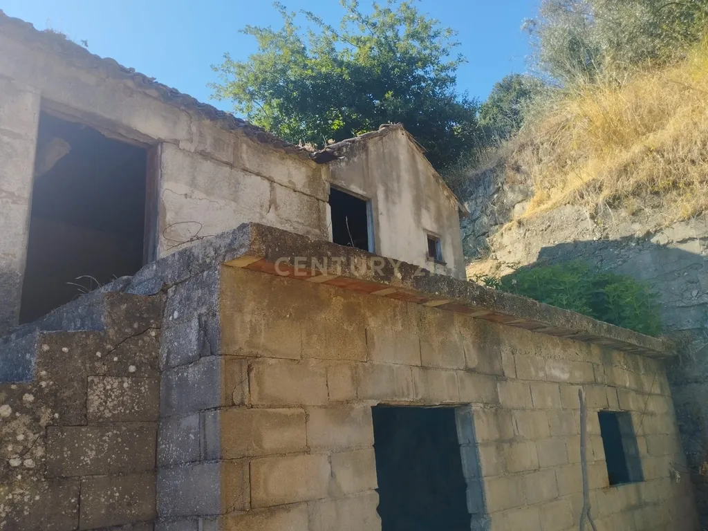 Moradia em ruina repleta de belas histórias, para reconstruir, no coração do Douro em Frende, Baião - Image 24