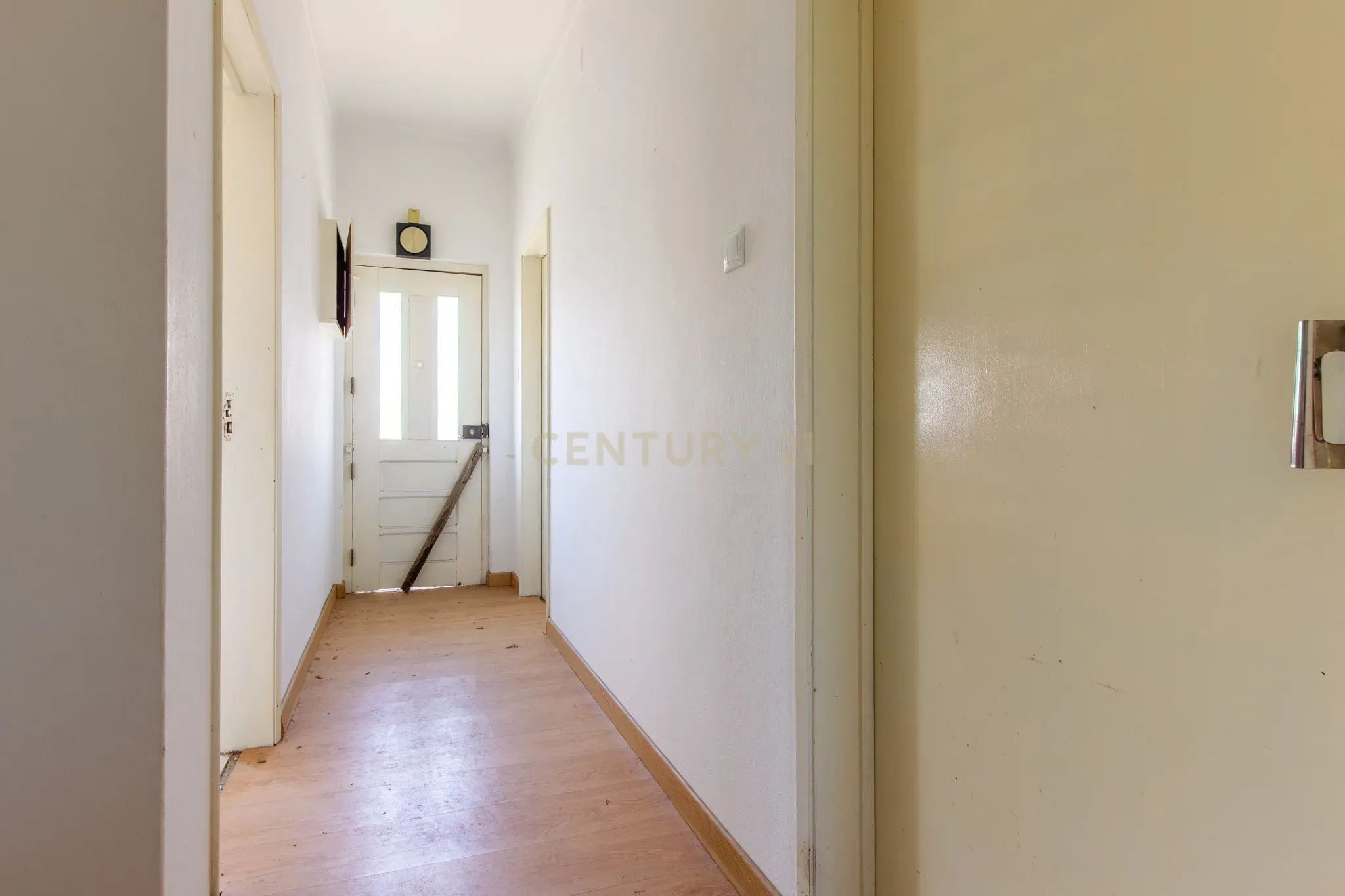 Fotografia 5 de Quinta do Conde - Moradia Isolada de 3 assoalhadas para remodelação, com sótão e cave