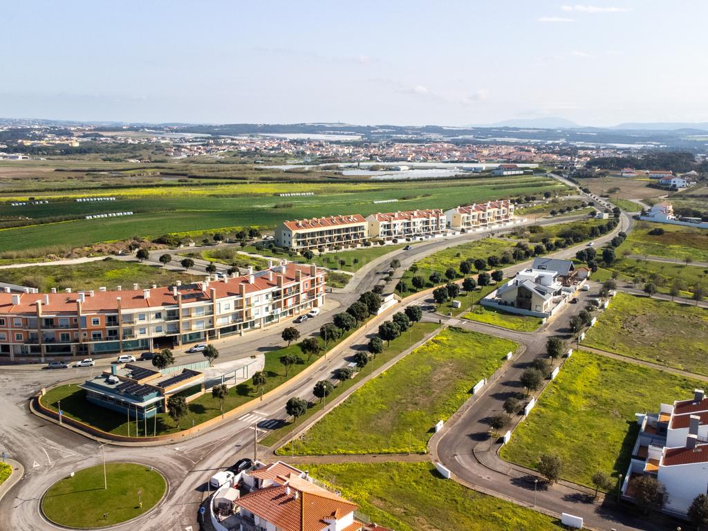 Moradia geminada em Torres Vedras - 4 Quartos e 3 Casas de Banho - Image 61