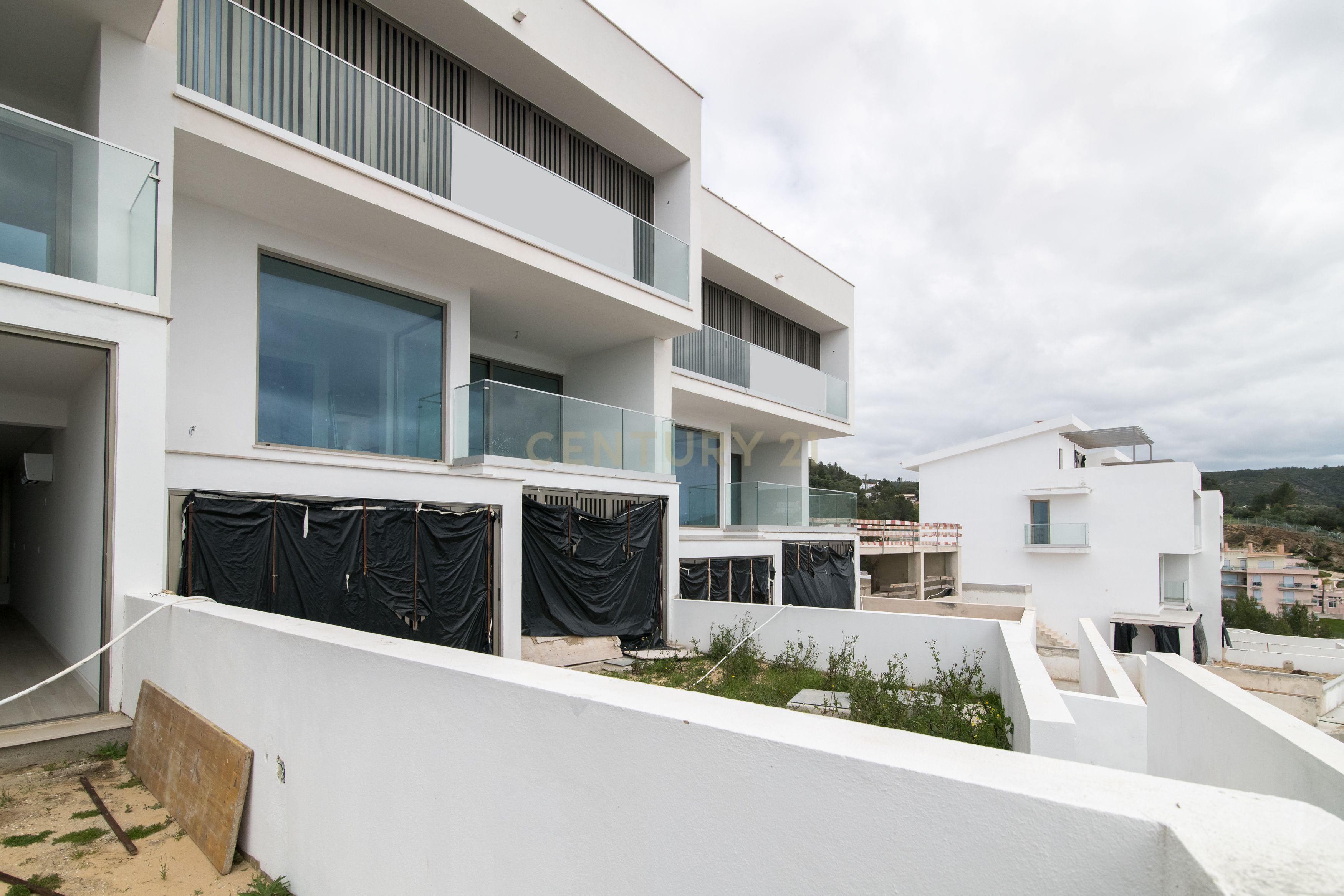 Condomínio Villas d’Ouro – Exclusividade e Conforto no Coração de Sesimbra - Image 59