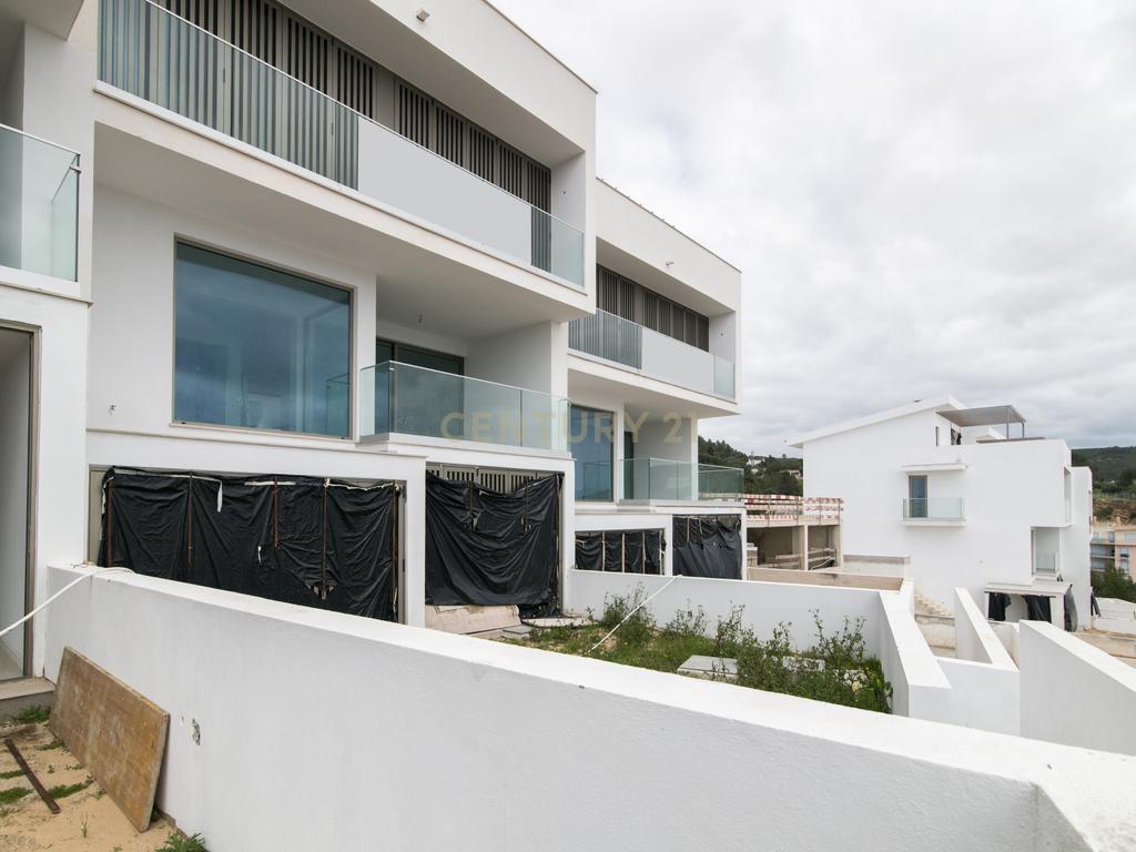 Condomínio Villas d’Ouro – Exclusividade e Conforto no Coração de Sesimbra - Image 59