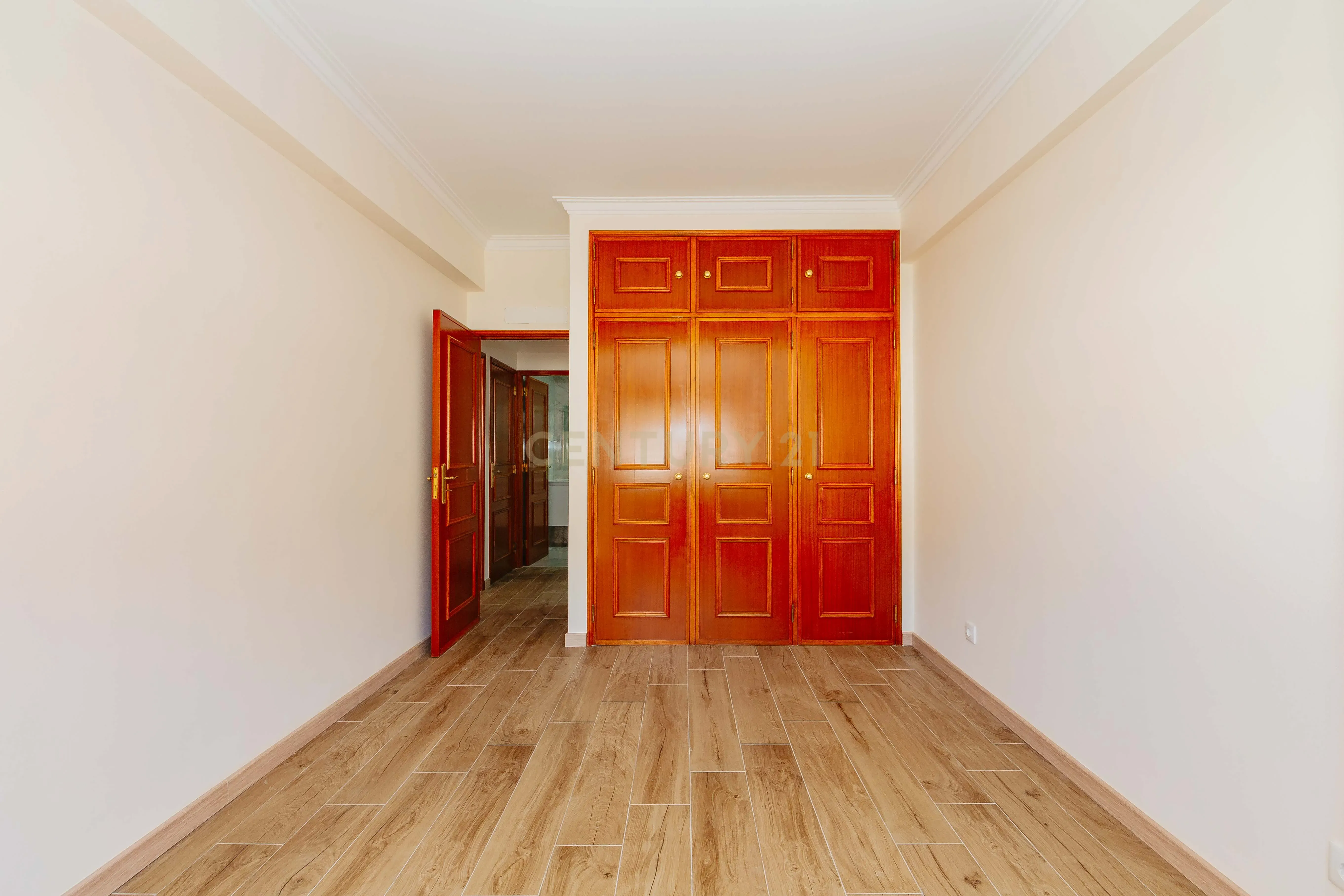 Apartamento T3 Renovado com Vista Rio em Santa Apolónia – Viva no Coração de Lisboa - Image 42