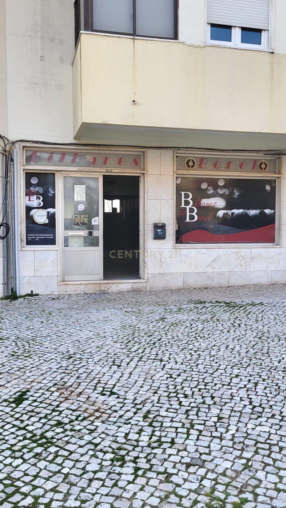 Fotografia 2 de Loja à venda em Venteira, Amadora - 87.75m² por 150.000€