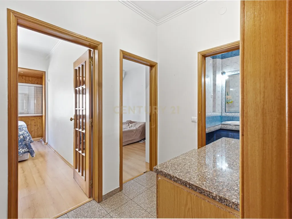 Apartamento T2 em Queluz, junto à Estação de Comboios - Image 7