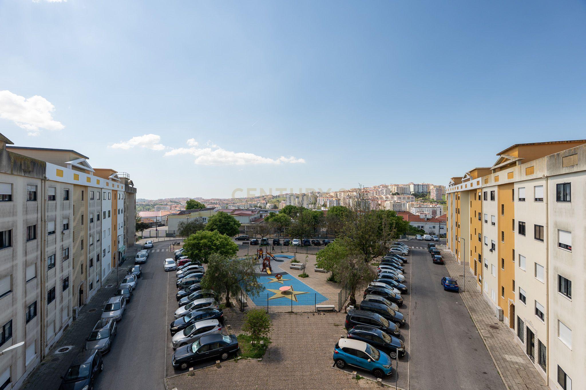 **Fantástico apartamento T4 com arrecadação*** - Image 4