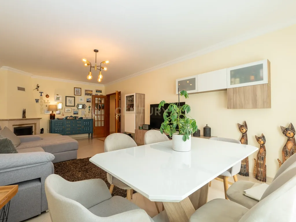 ** ESPECTACULAR APARTAMENTO NO CENTRO DE MAFRA, COM PARQUEAMENTO ** - Image 10